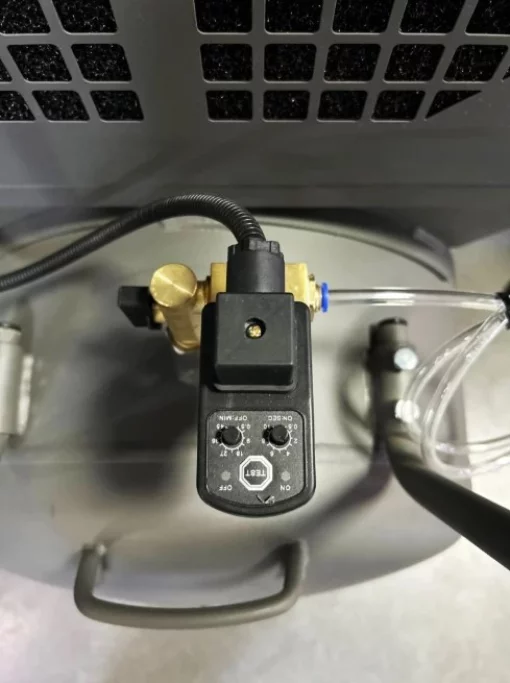 Компресор гвинтовий GTM DLG7.5V/inv, рес-200л 1000л/хв 7,5кВт 8бар 380В/інвертор/кожух
