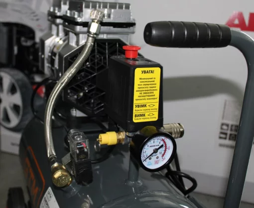 Компресор GTM KAW750-24L, 0,75кВт, 8бар, ресивер 24л, безмасляний