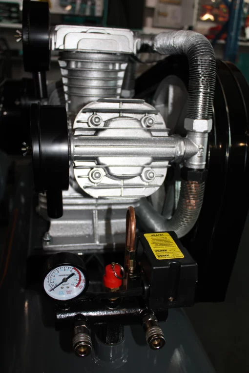 Компрессор GTM KC3090-220L 220 л, 10 бар, 3 цилиндра