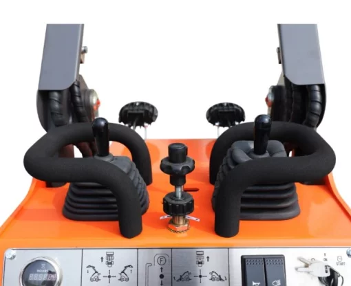 Мінінавантажувач GTM RIX330 200/330 кг з бортовим поворотом (RIX330)